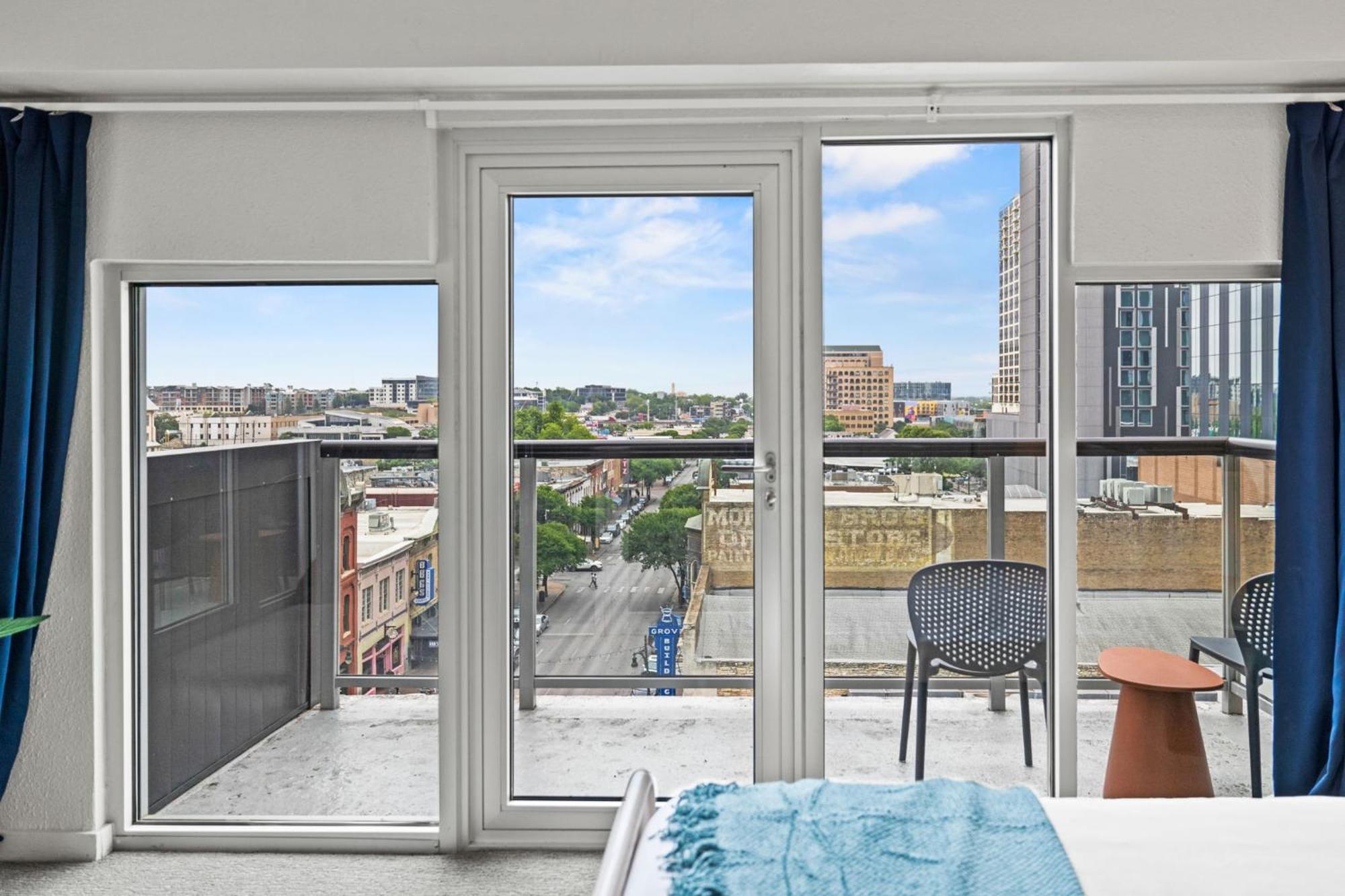 Littlefield Lofts, Hosted By Placemakr - 6Th St 오스틴 객실 사진