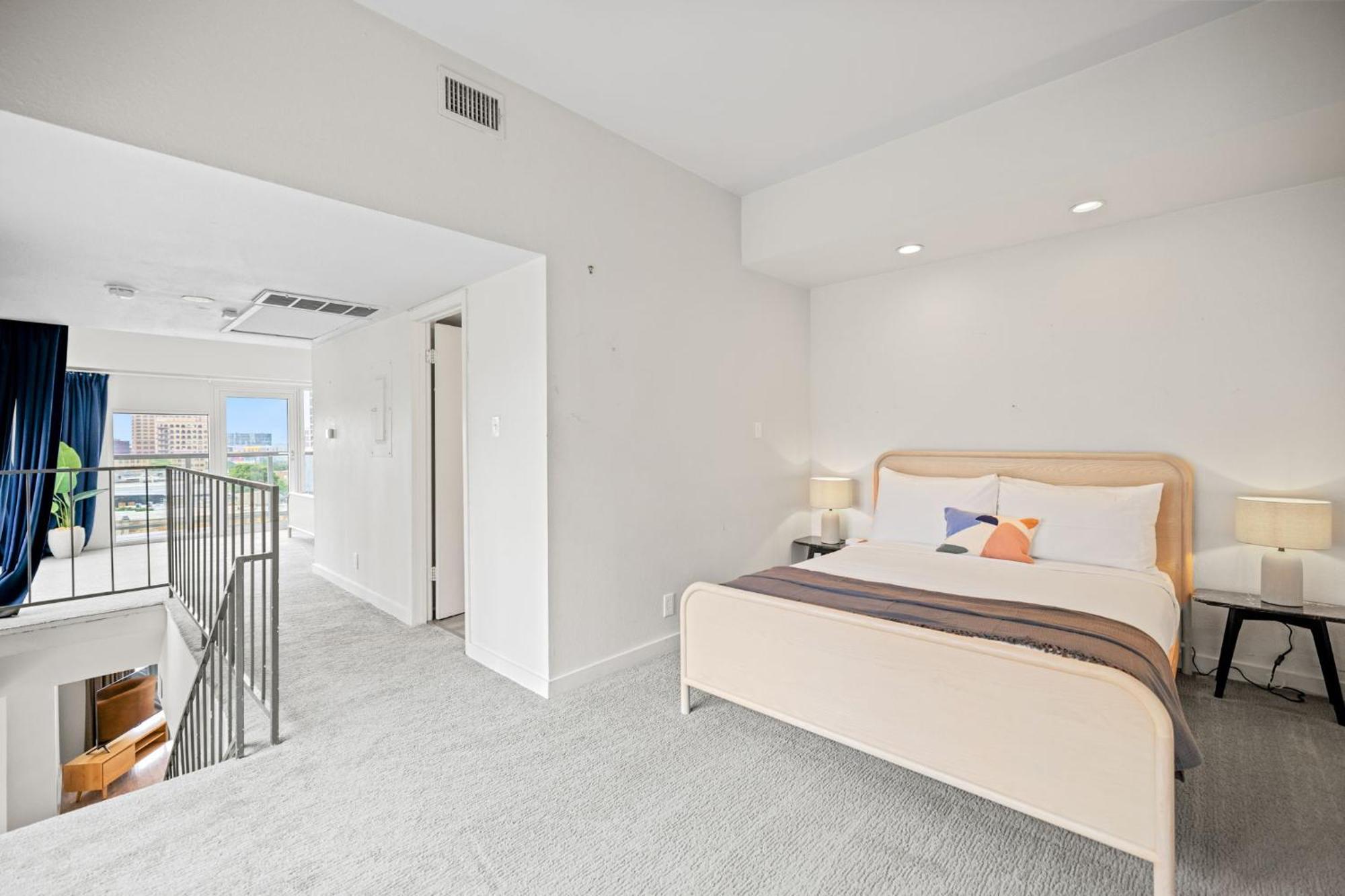 Littlefield Lofts, Hosted By Placemakr - 6Th St 오스틴 객실 사진