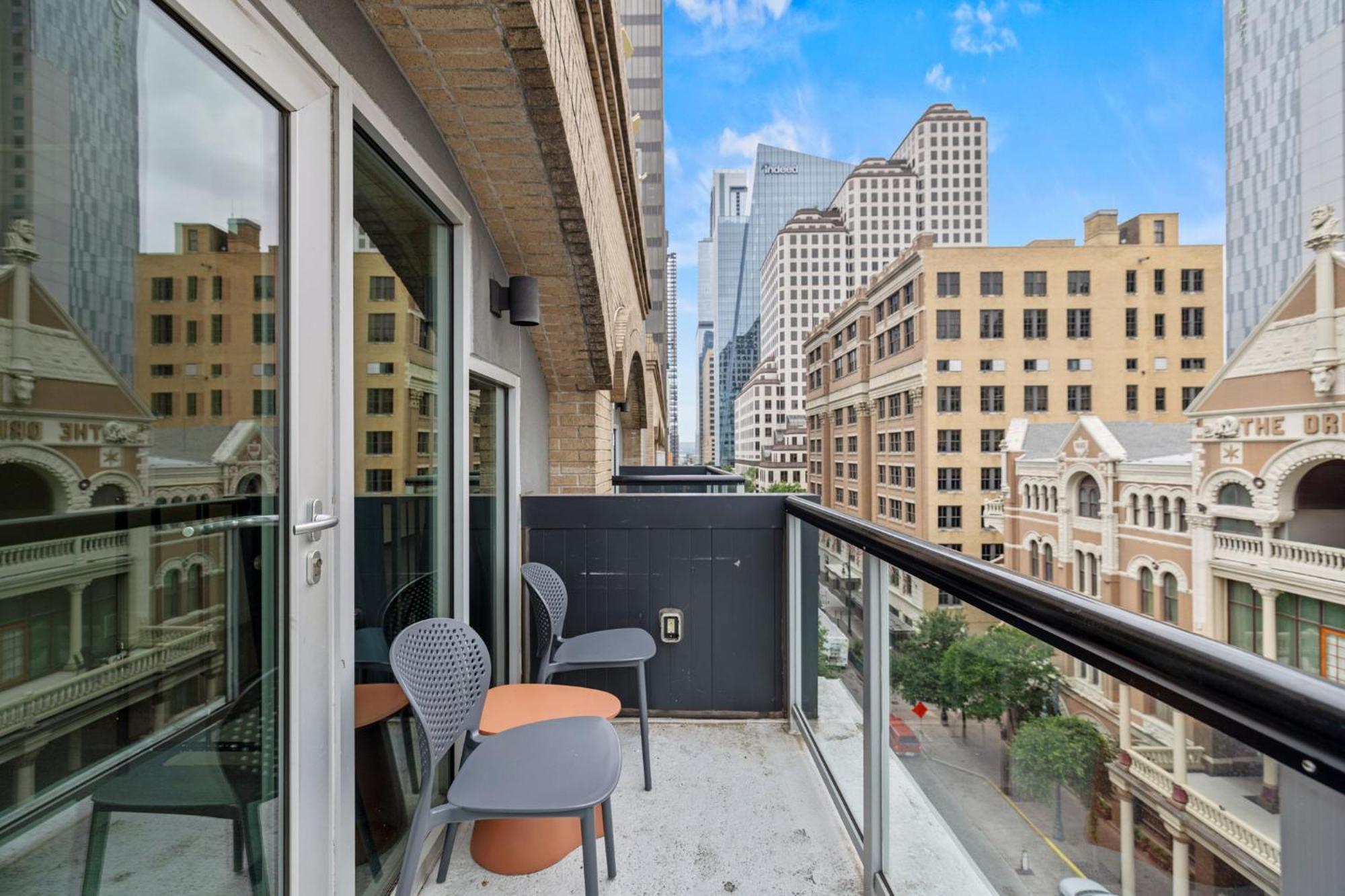 Littlefield Lofts, Hosted By Placemakr - 6Th St 오스틴 객실 사진